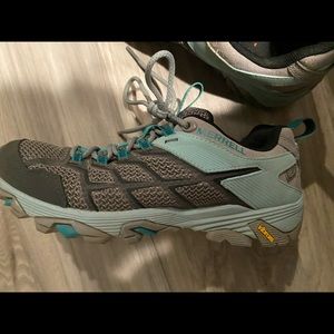 Merrell hiking shoes size 8.5